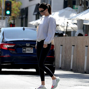 nude celebrities Kendall Jenner 021 pic