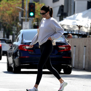 Naked Celebrity Pic Kendall Jenner 022 pic