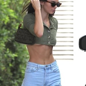 Kendall Jenner Underboob (12 Photos) – Leaked Nudes