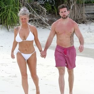 Kerry Katona & Ryan Mahoney Jump in a Canoe for Some Fun in the Indian Ocean (44 Photos) - Leaked Nudes