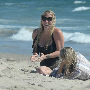 Real Celebrity Nude Kesha 031 pic
