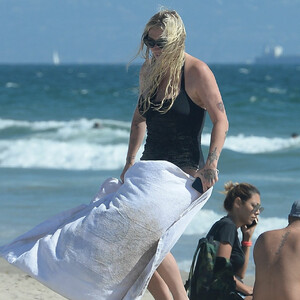 Nude Celeb Kesha 042 pic