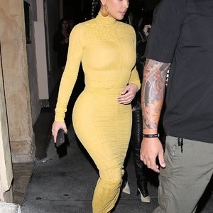 Hot Naked Celeb Kim Kardashian 002 pic