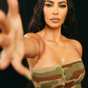 Nude Celeb Kim Kardashian 003 pic