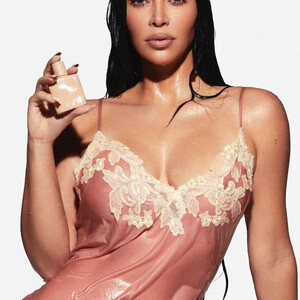 Best Celebrity Nude Kim Kardashian 003 pic