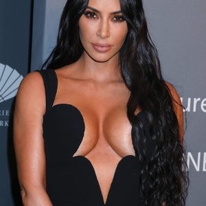 Newest Celebrity Nude Kim Kardashian 045 pic
