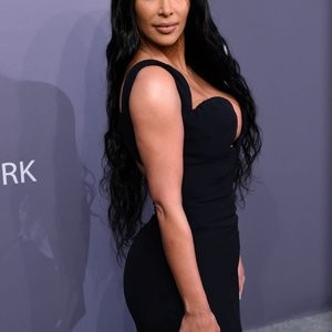 celeb nude Kim Kardashian 076 pic