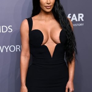 Free Nude Celeb Kim Kardashian 090 pic