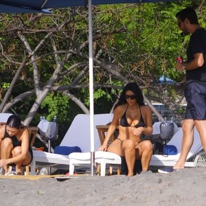 Naked Celebrity Kim Kardashian 008 pic