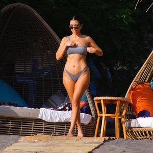 celeb nude Kim Kardashian 017 pic