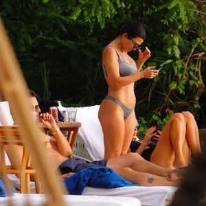 nude celebrities Kim Kardashian 025 pic