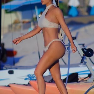 Naked Celebrity Pic Kim Kardashian 026 pic