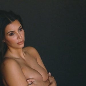 Naked Celebrity Pic Kim Kardashian 002 pic