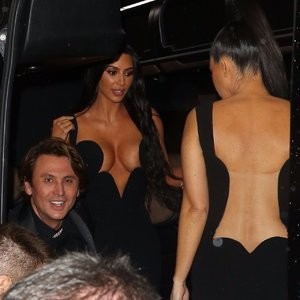Kim Kardashian Nip Slip, Kourtney Kardashian Sexy (33 Photos) – Leaked Nudes