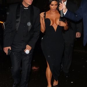 Naked Celebrity Pic Kim Kardashian 012 pic