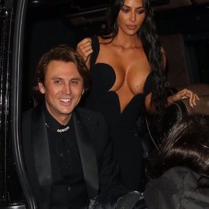 Free nude Celebrity Kim Kardashian 018 pic