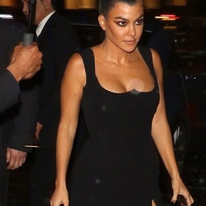 Free nude Celebrity Kim Kardashian 023 pic