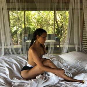 Nude Celeb Kim Kardashian 048 pic