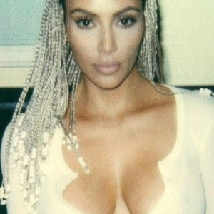 Naked Celebrity Kim Kardashian 063 pic