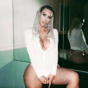 celeb nude Kim Kardashian 065 pic