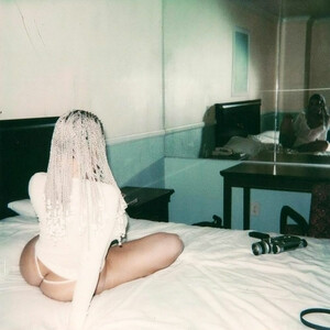 Naked Celebrity Kim Kardashian 071 pic