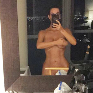 Nude Celebrity Picture Kim Kardashian 086 pic