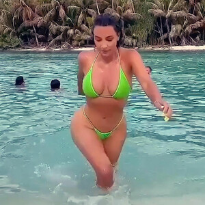 Real Celebrity Nude Kim Kardashian 089 pic