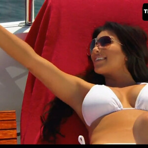 Real Celebrity Nude Kim Kardashian 174 pic