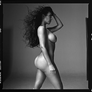 Free Nude Celeb Kim Kardashian 004 pic