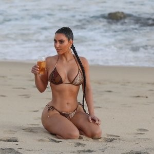 celeb nude Kim Kardashian 019 pic