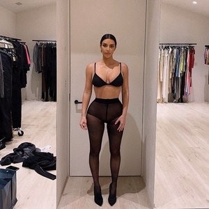 Famous Nude Kim Kardashian 007 pic