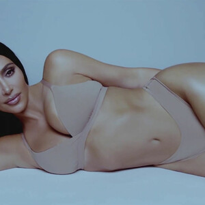 Leaked Kim Kardashian 010 pic