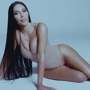Celebrity Leaked Nude Photo Kim Kardashian 019 pic