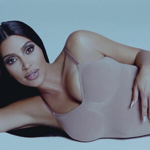 Celeb Nude Kim Kardashian 025 pic