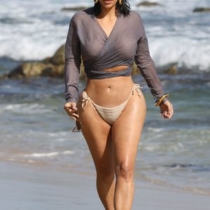 Nude Celeb Kim Kardashian 011 pic