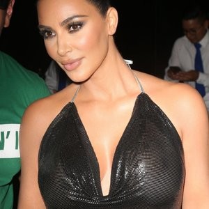 celeb nude Kim Kardashian 101 pic