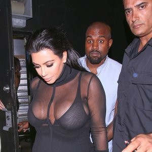 Naked Celebrity Kim Kardashian 041 pic