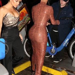 Naked celebrity picture Kim Kardashian 078 pic