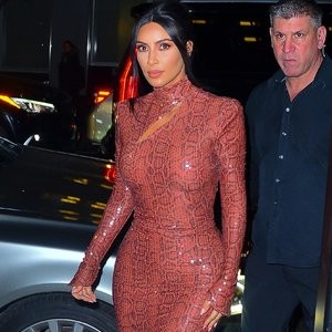 Naked Celebrity Kim Kardashian 091 pic