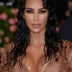 nude celebrities Kim Kardashian 007 pic