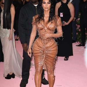 Naked Celebrity Kim Kardashian 049 pic