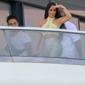 Famous Nude Kim Kardashian 056 pic