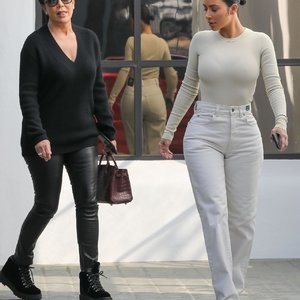 Free nude Celebrity Kim Kardashian 007 pic