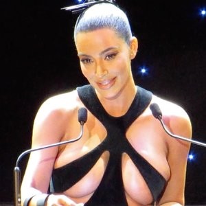 Free Nude Celeb Kim Kardashian 003 pic