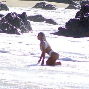 Leaked Celebrity Pic Kim Kardashian 007 pic