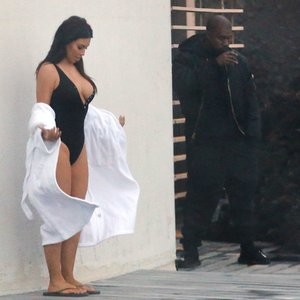 nude celebrities Kim Kardashian 009 pic