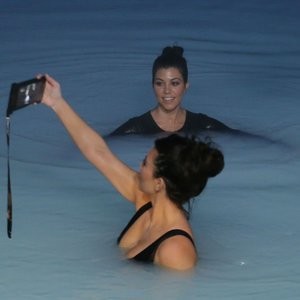 Celebrity Leaked Nude Photo Kim Kardashian 023 pic