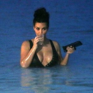 Real Celebrity Nude Kim Kardashian 038 pic