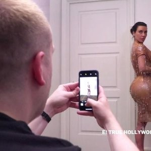 Free Nude Celeb Kim Kardashian 028 pic