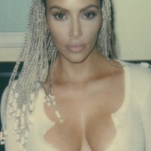 Kim Kardashian Sexy & Topless (15 Photos) – Leaked Nudes